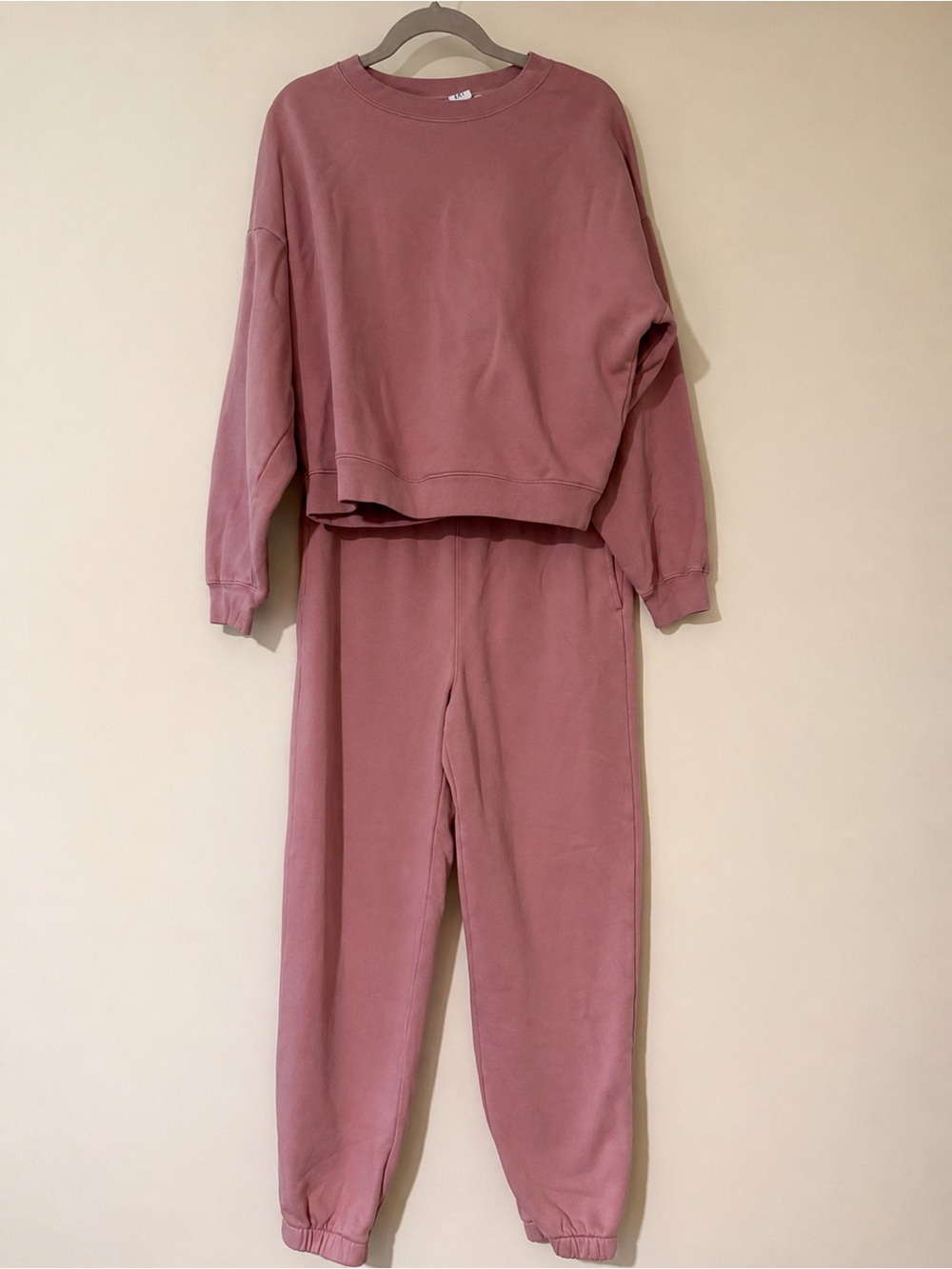 GAP BUNDLE - Sweatshirt and Joggers in Mauve Pink Size Small